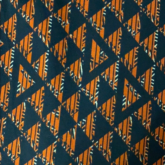 Small Lularoe Perfect T - Picture 2 of 2